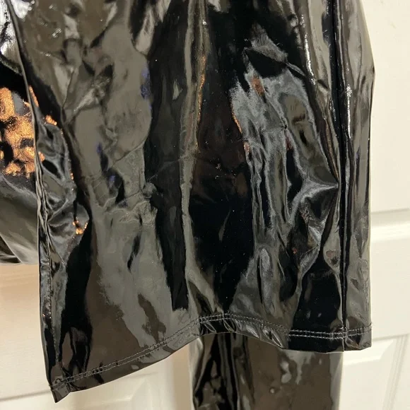 NWT Boohoo HIGH WAIST EXTRA LONG VINYL PVC SPLIT HEM PANTS - Picture 5 of 8